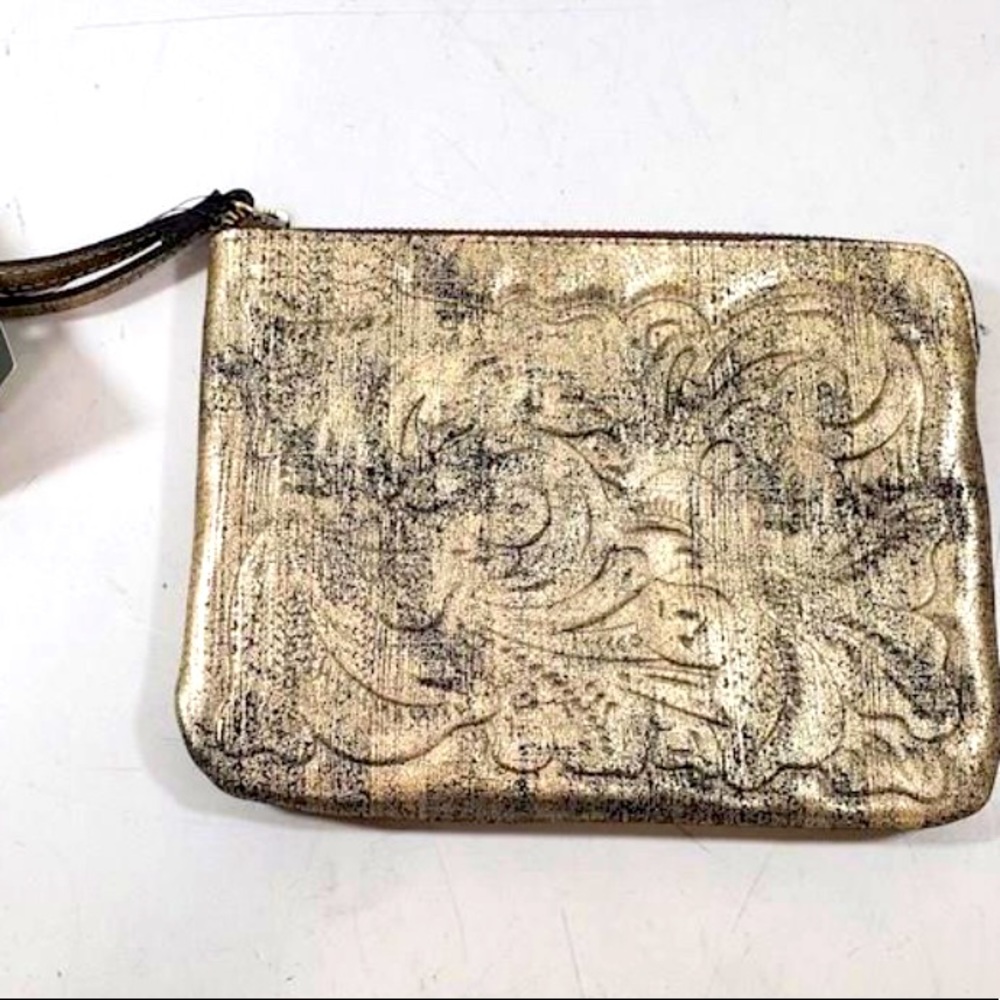 NWT Patricia Nash Gold Tone Distressed Leather Wristlet